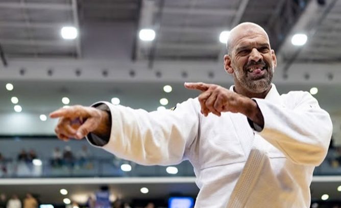 Megaton Dias deu show e ficou com a medalha de ouro em sua categoria no Master 7 do Europeu de Jiu-Jitsu da IBJJF (Foto: Lu'nivers Athletics/IBJJF)
