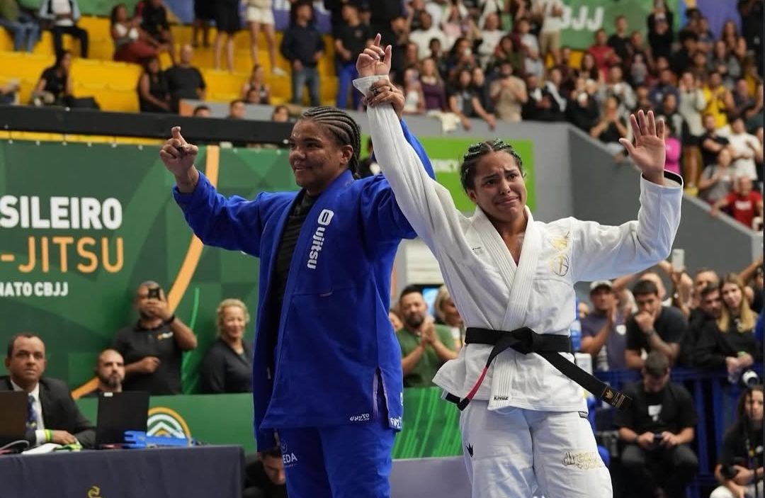 Gabi Pessanha derrotou Sarah Galvão na final do absoluto e conquistou sua nona medalha de ouro como faixa-preta no Brasileiro de Jiu-Jitsu da CBJJ (Foto: BJJ Reach)