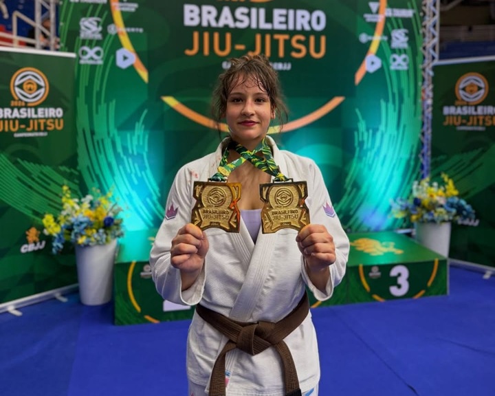 Atleta da equipe Alliance, Hazel Rose levou o ouro na divisão peso-pesado e também no absoluto, na disputa do Brasileiro de Jiu-Jitsu da CBJJ (Foto: Reprodução/CBJJ)