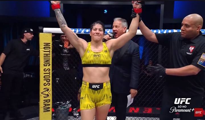 Em seu auge no UFC, Ketlen Vieira chegou ao Top 3 da divisão peso-galo e esteve próxima de lutar pelo cinturão da categoria (Foto: Reprodução/UFC)