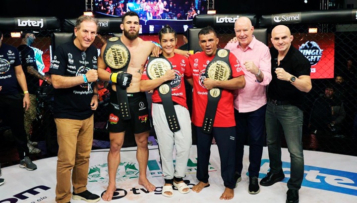 Nocautes consagram novos campeões nos médios e nos moscas feminino do Jungle Fight, enquanto guerra mantém reinado no peso-galo (Foto: Rei Fight)