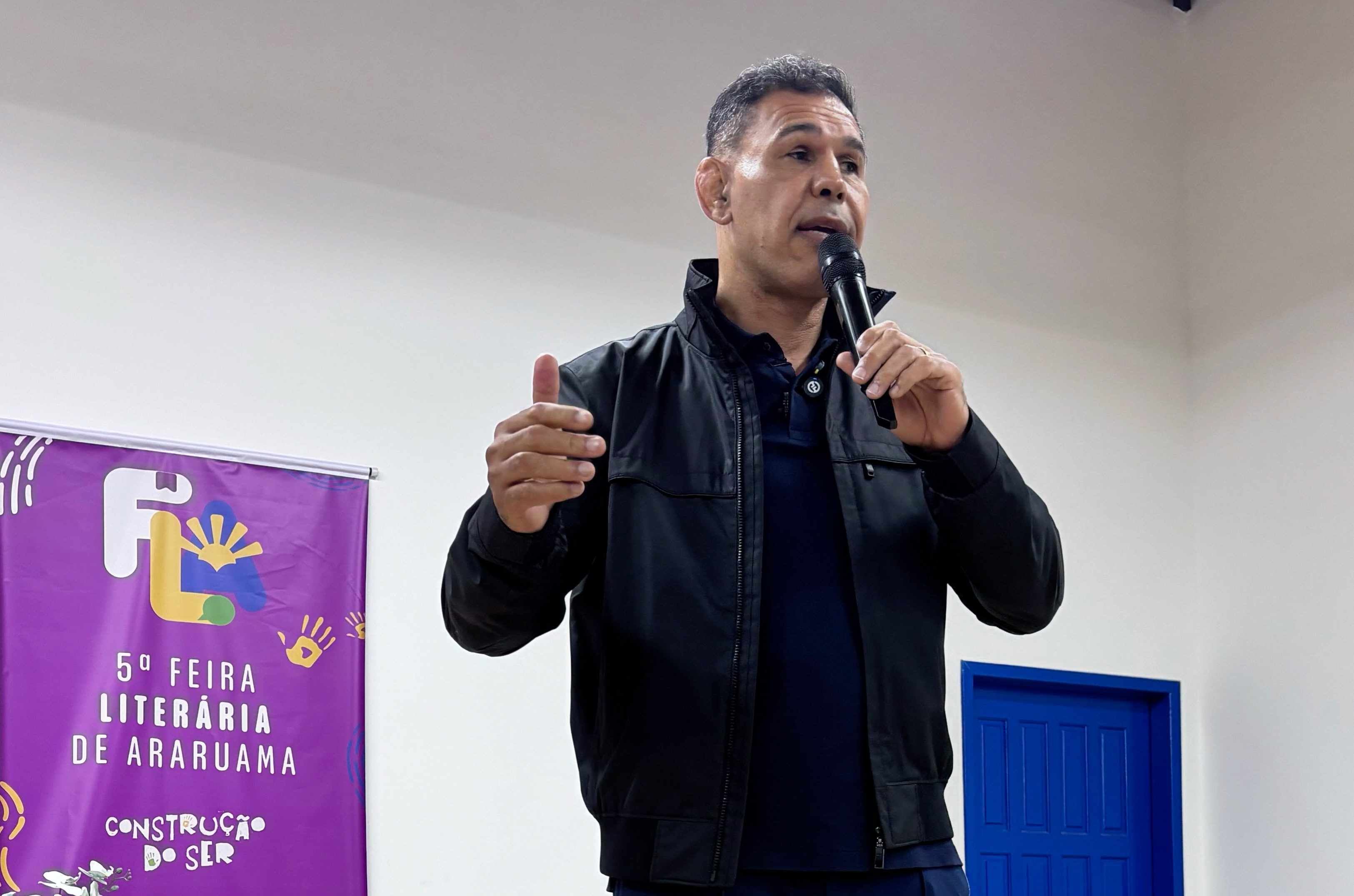 Minotouro marcou presença na 5ª Feira Literária de Araruama, no Rio (Foto: Divulgaçã)