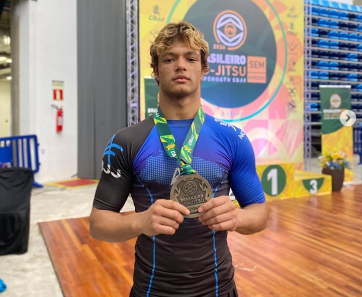 Faixa-azul Klauss Pato, de apenas 17 anos, estará em ação na disputa do Turris Invitational, em novembro (Foto: Reprodução)